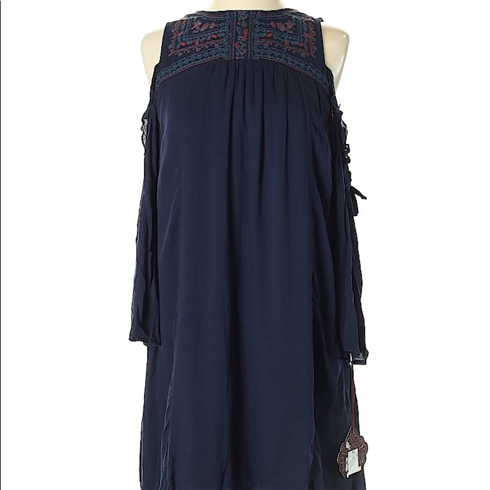NWT Knox Rose Embroidered Cold Shoulder Dress 🌵